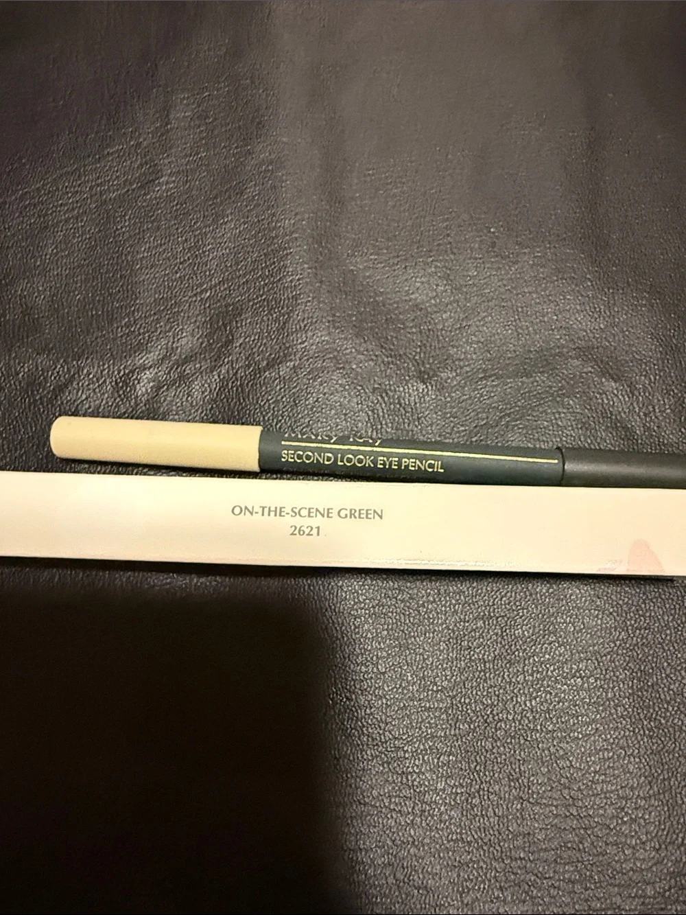 On The Scene Green Dual Mary Kay Second Look Eye Pencil